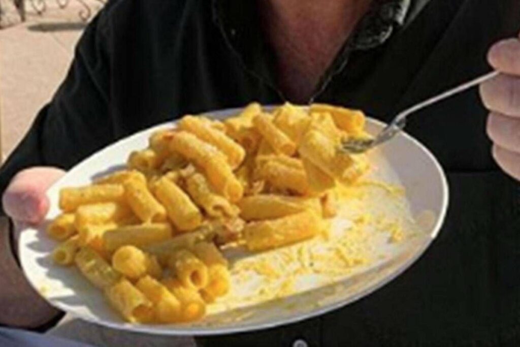 Carbonara fake al Parlamento Ue, la battaglia finisce sul Telegraph. Lollobrigida: “In arrivo nuova legge”