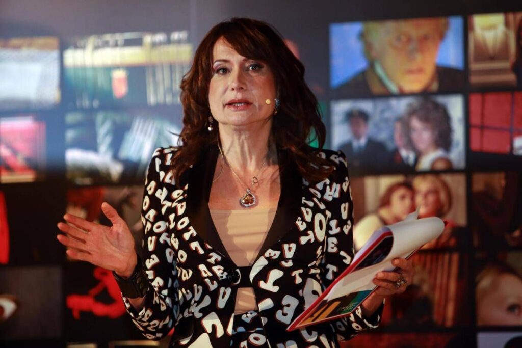 Femminicidio a Milano, Luxuria ricorda Pamela Genini: “Raggio di sole sul set”