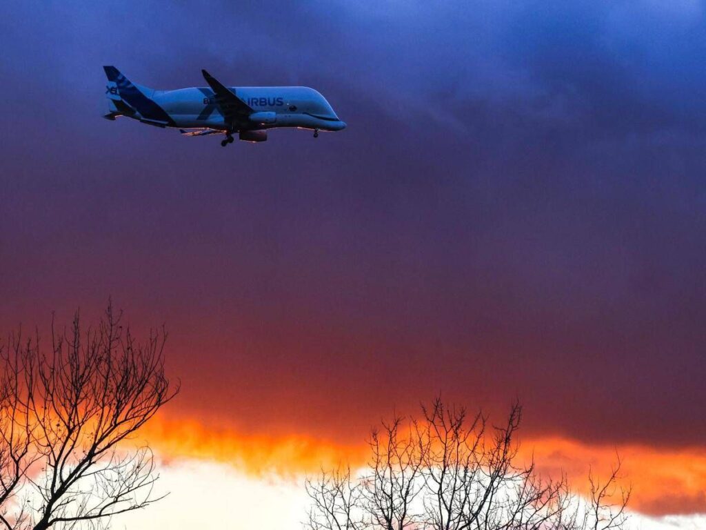 Airbus, maxi richiamo mette a terra migliaia di A320: cancellazioni e ritardi