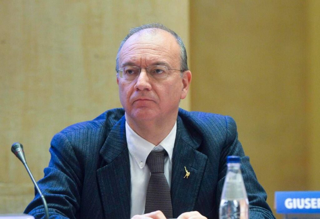 ‘Lista stupri’ in bagno liceo Giulio Cesare, Valditara: “Fatto grave da sanzionare duramente”