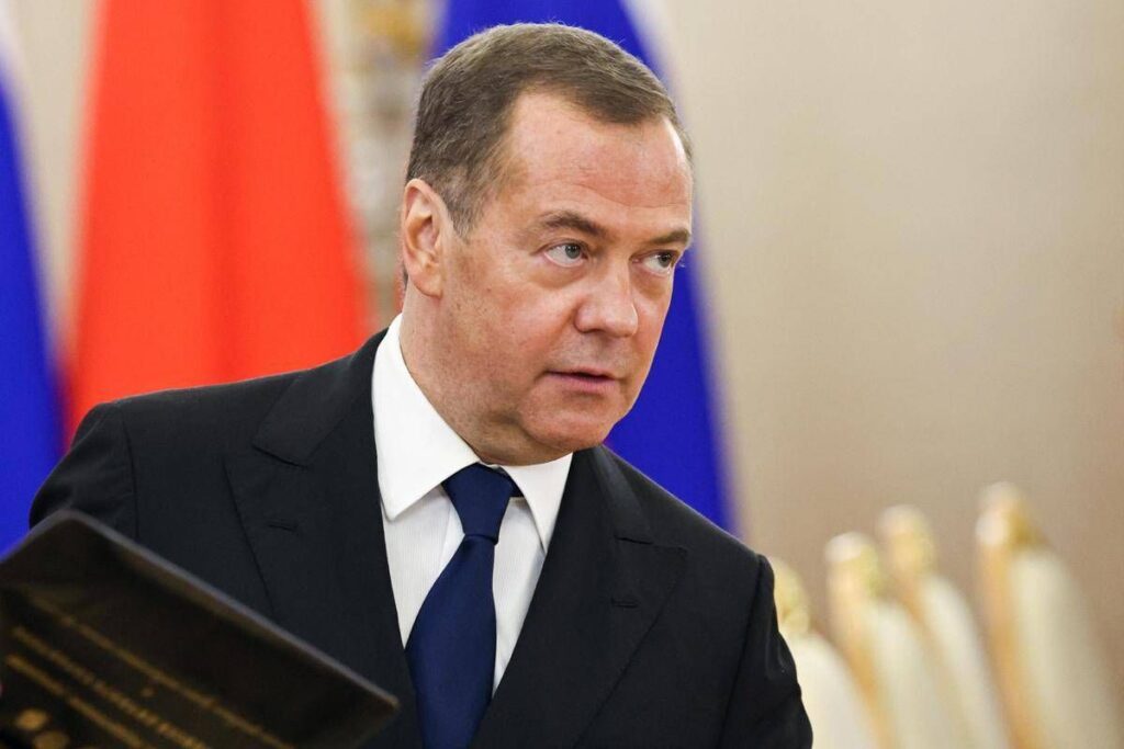 Medvedev: “Russia non ha bisogno di guerra, Europa non può farla”