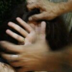 Tentato femminicidio Genova, convalidato il fermo di Panzica. Testimoni: “Così l’ha aggredita”