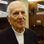 Garattini ‘smonta’ il digiuno: “Conta quanto si mangia, non quando”. Il ‘no’ al vino