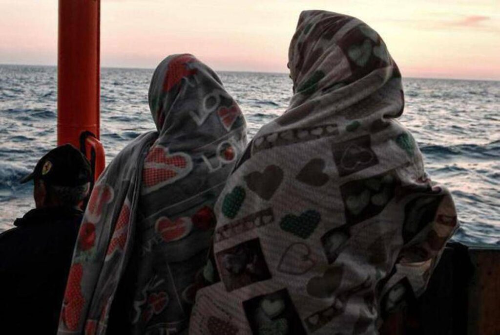 Migranti, ong Sos Humanity: “7 morti in naufragio Canale di Sicilia e 2 dopo soccorso”