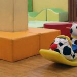 Bimbi picchiati e insultati all’asilo nido, scatta divieto di dimora per 5 maestre