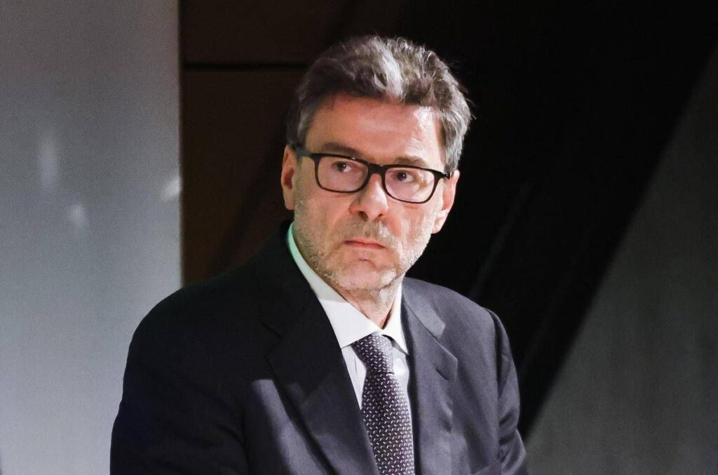 Manovra, Giorgetti: “Massacrati su taglio Irpef ceto medio, ma siamo nel giusto”