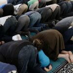 Islam, Lega prepara giro di vite: da albo delle moschee a registro degli imam, arriva il reato di prediche radicali