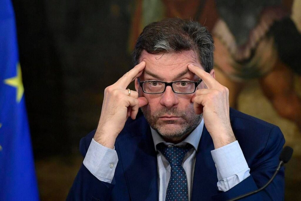 Manovra, Giorgetti: “Burrasca all’orizzonte, ma l’Italia non è spendacciona”