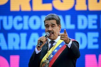 Venezuela, Maduro: “Usa preparano aggressione militare, ci difenderemo”