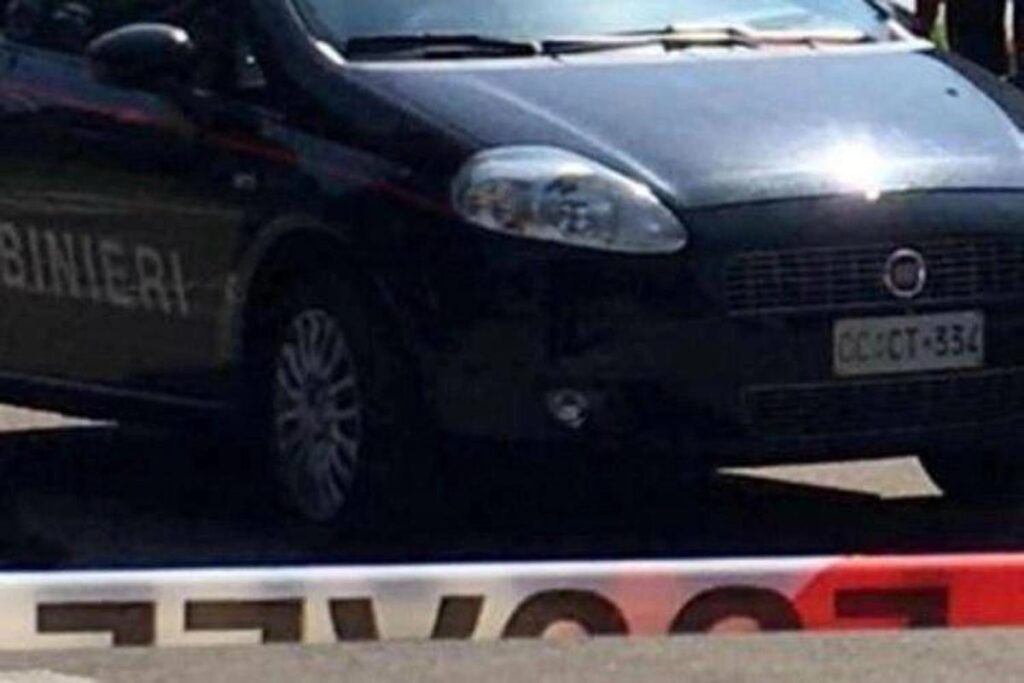 Auto esce di strada e finisce in un fosso a Grosseto: muore un uomo di 34 anni, ferita una bimba