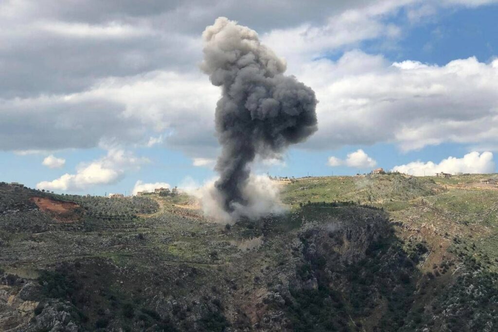 Libano, raid israeliano nel Sud: “Colpito campo profughi palestinese, 13 morti”