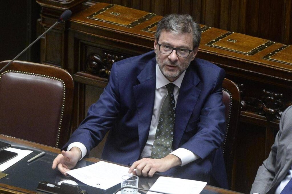 Manovra, Dpfp: finanzierà interventi per quasi 16 miliardi. Giorgetti: “Confermato obiettivo sostenibilità”
