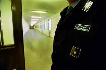 “Da quella casa uscirà in una bara”, arrestato 47enne: perseguitava l’ex moglie