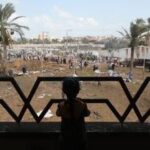 Gaza, al-Jazeera: 19 morti in raid di Israele: 17 erano sfollati in tendopoli di Khan Yunis
