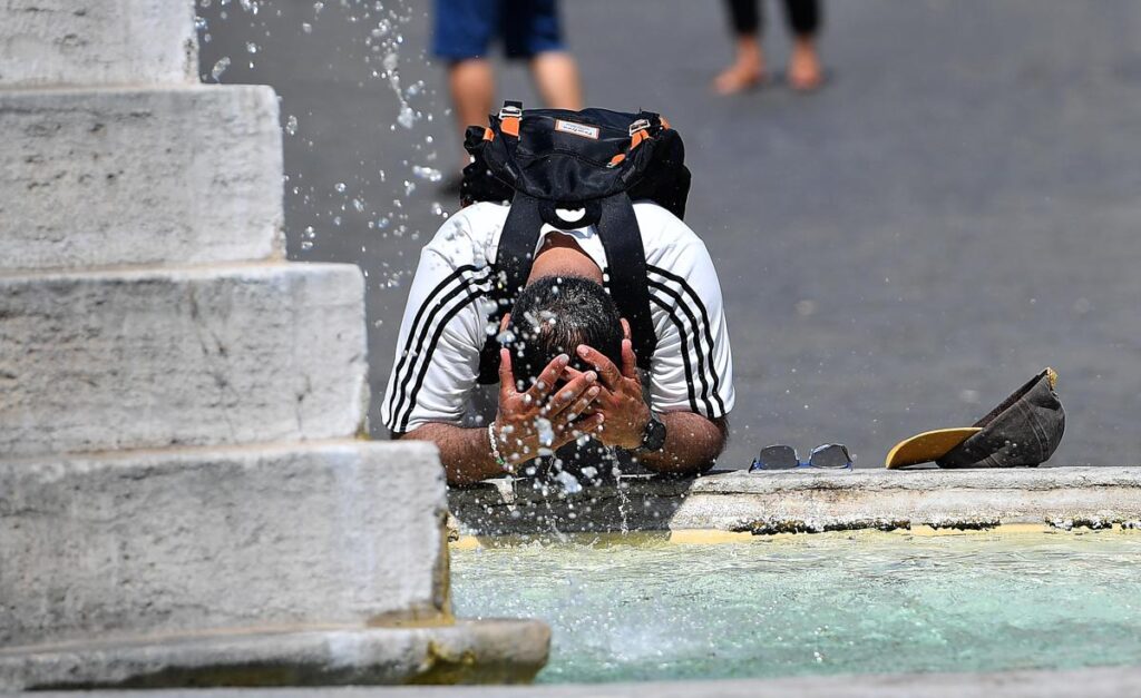 Stretta del caldo sull’Italia, oggi 5 città in allerta arancione: domani saranno 8