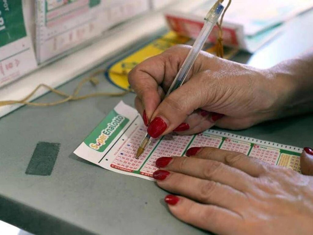 Superenalotto, numeri combinazione vincente oggi 25 settembre