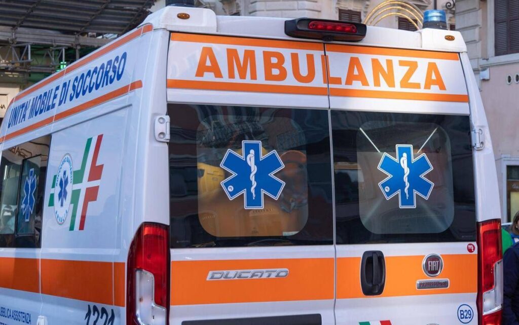 Travolto da un muletto a Messina, morto elettricista 61enne