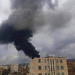 Yemen, raid di Israele su Sana’a’. Houthi: “Almeno 6 morti e 86 feriti”