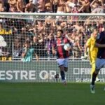 Bologna-Genoa 2-1, decide Orsolini su rigore: rimonta (con Var) al Dall’Ara