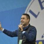 “C’è solo un generale”, cori e applausi per Vannacci a Pontida