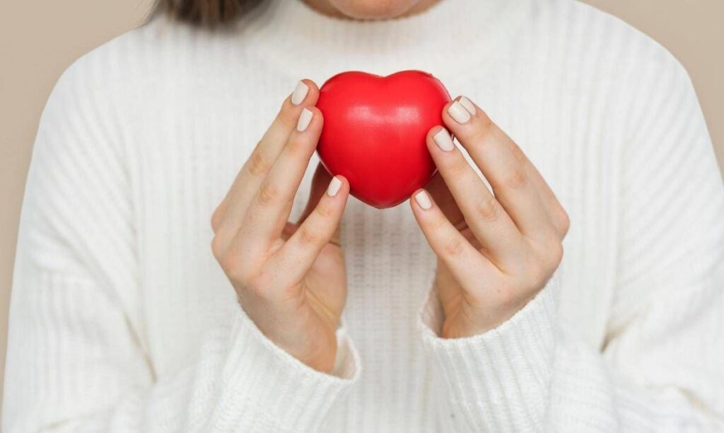 Colesterolo alto per più di un italiano su 4, ma perdere anche solo un chilo protegge il cuore