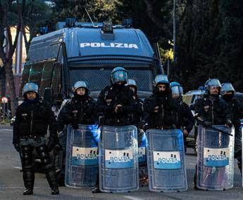 Derby Lazio-Roma, piano di sicurezza con afflussi separati e droni