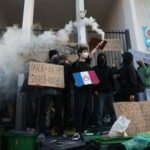 Francia, proteste e cortei contro tagli al bilancio: 99 persone fermate