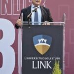 Gualtieri: “Voi giovani dovete riportare civiltà democratica nel dibattito del futuro”