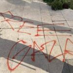 I segni della guerriglia a Milano, tra conta dei danni e voglia di dimenticare