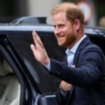 Il principe Harry a Clarence House per incontrare re Carlo