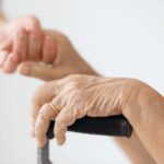 In Italia 7 mln di caregiver familiari, molti rischiano sindrome da burnout