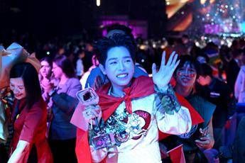 Intervision, Vietnam vince il festival di Putin. Usa disertano, Russia non gareggia