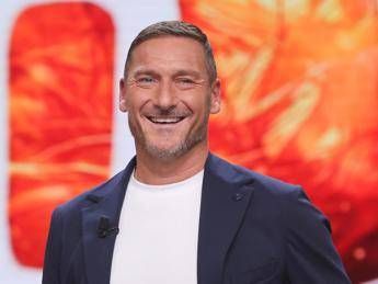“Non ci sono più gli americani di un tempo”, ma nella foto c’è Totti
