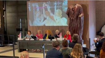 Ottobre mese della prevenzione del cancro al seno, Komen e ministero della Cultura insieme