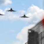 Regno Unito schiera i caccia in Polonia, Mosca accusa la Nato: “E’ in guerra con Russia”