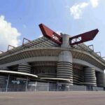 San Siro, il Consiglio comunale approva la vendita dello stadio a Milan e Inter