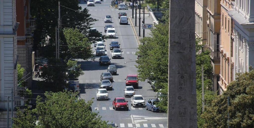 Scende il numero degli incidenti stradali ma Roma resta la prima città in Italia per tasso di mortalità