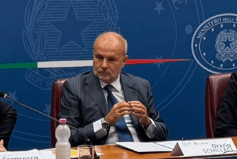 Schillaci: “Api essenziali per ecosistemi, loro tutela priorità sanitaria e sociale”