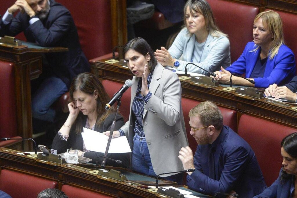 Schlein all’attacco: “Flotilla per creare problemi a governo? Meloni esca da megalomania”