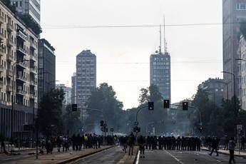 Scontri al corteo a Milano, cinque arresti: due sono minorenni