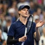 Sinner incanta a Pechino: prima gli smash, poi… la ‘magia’