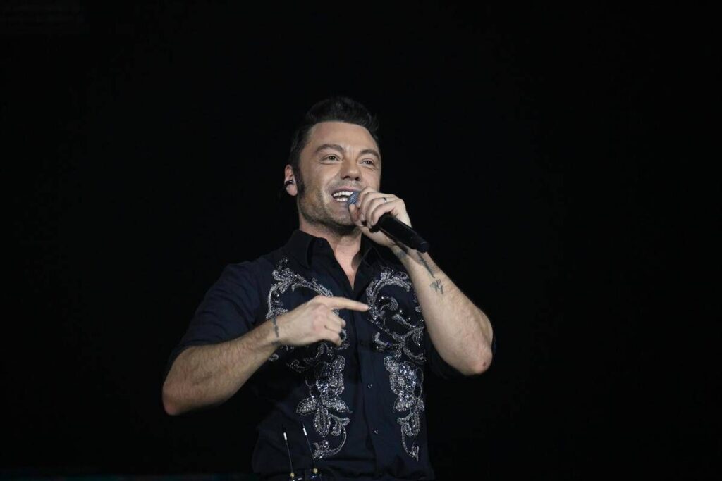 Tiziano Ferro, a fine ottobre il nuovo album: “Sono un grande”