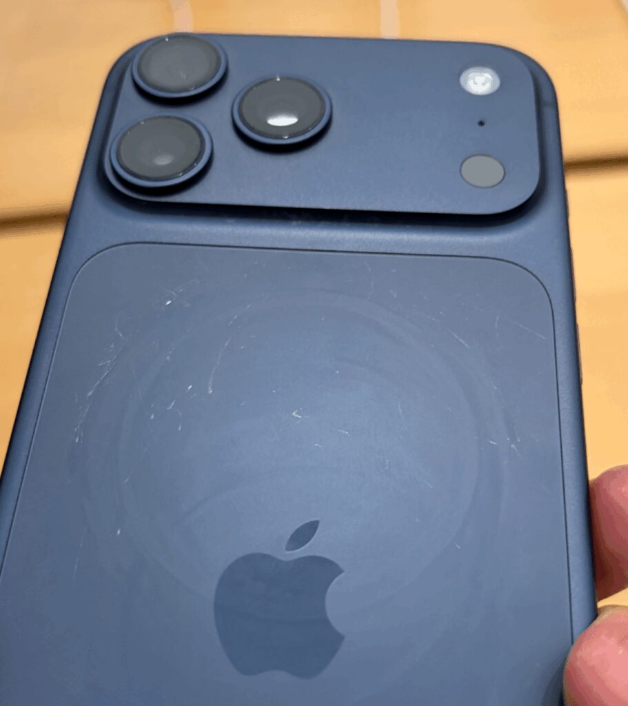 iPhone 17 che si graffiano, ecco la soluzione degli Apple Store