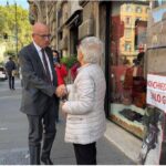 70enne sotto sfratto si ‘accampa’ a via Arenula, Sisto la incontra: “Verifiche sul caso”