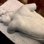 A Roma un’installazione site-specific che segna un punto d’incontro tra fede, materia e linguaggi del XXI secolo