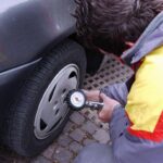 Auto, scatta il cambio gomme invernali 2025 ma occhio al fai da te