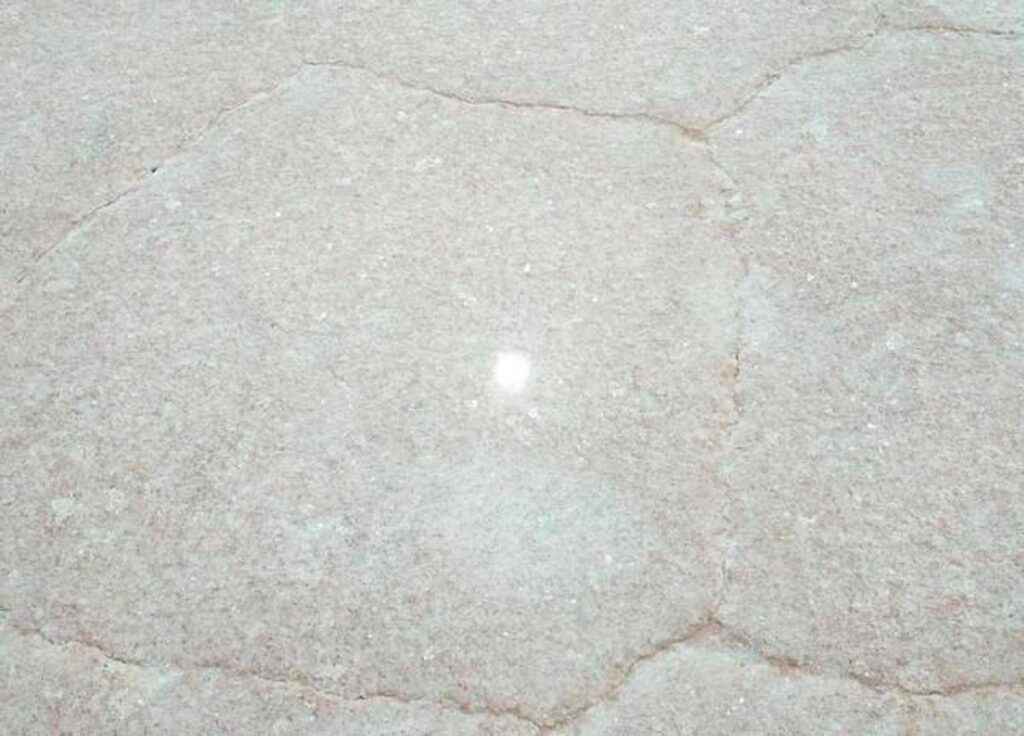 Bolivia, spiegato ‘effetto specchio’ della distesa salata Salar de Uyuni