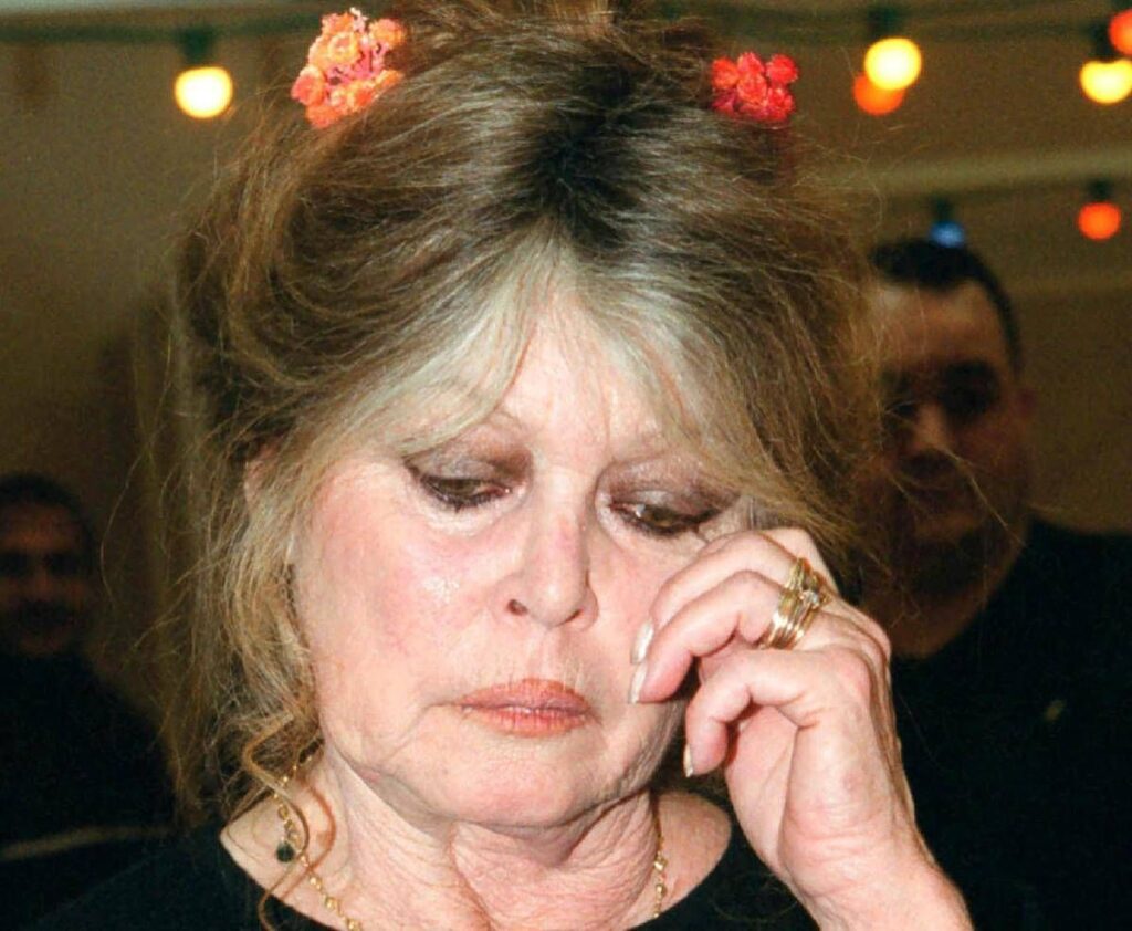 Brigitte Bardot: “Qualche idiota diffonde notizia della mia morte, sto bene”