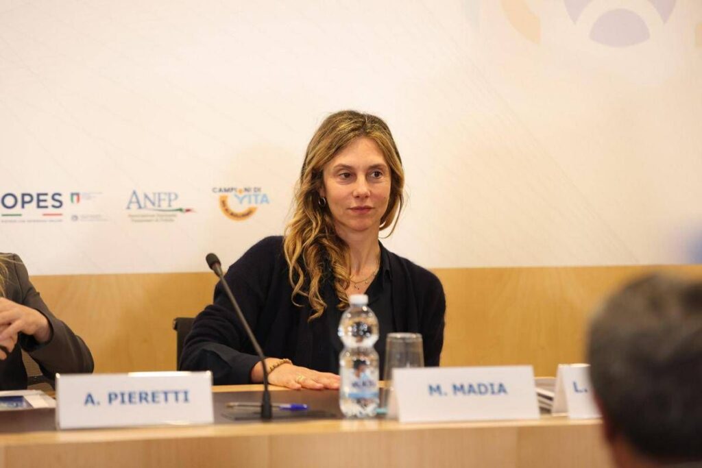 Bullismo, Madia: “Rapporto giovani con smartphone sempre più prematuro e incontrollato”