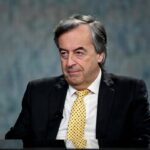 Burioni lascia i social: “Dopo 10 anni tempo di evolvere, clima non più costruttivo”